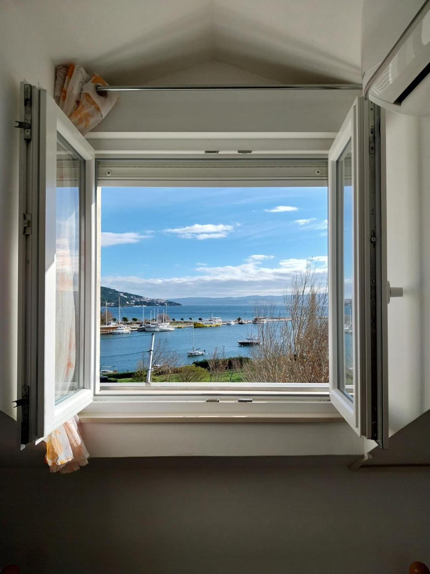 Seaview Apartment Omis Exterior photo